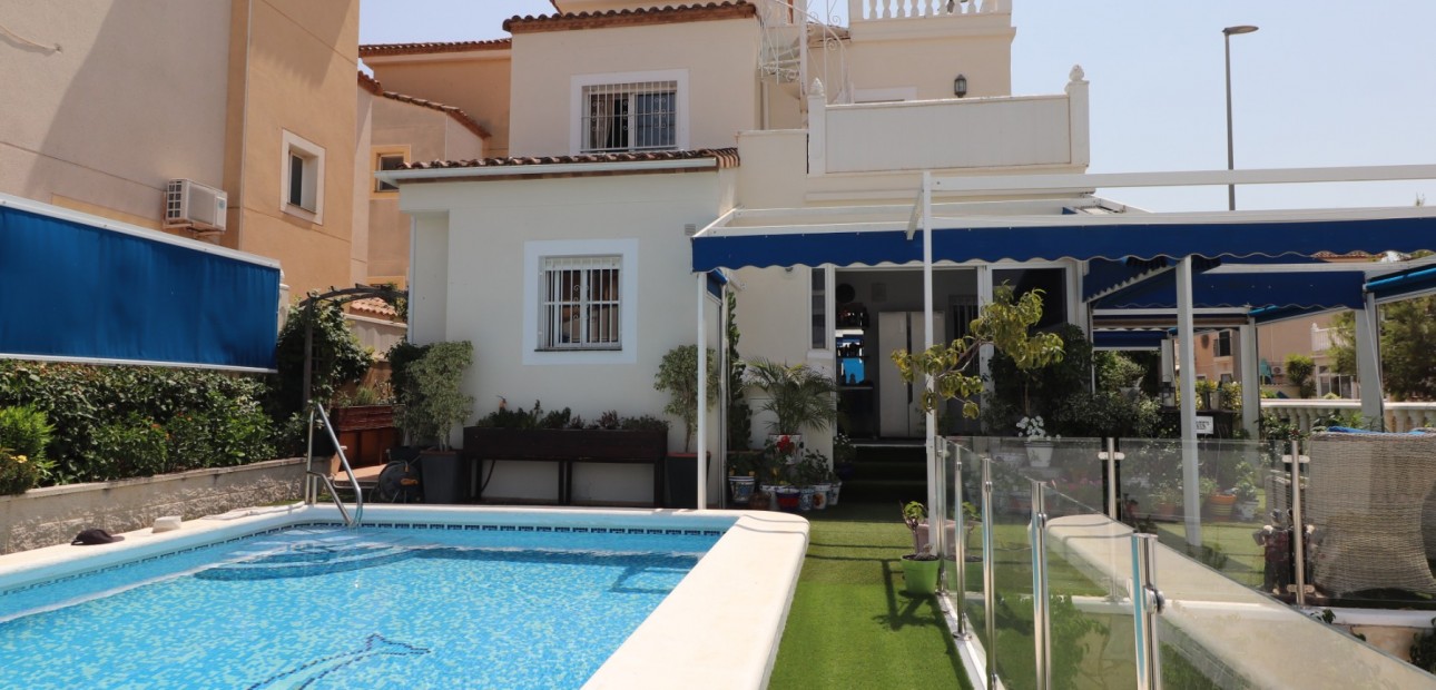 Herverkoop - Detached Villa -
Algorfa - Montebello