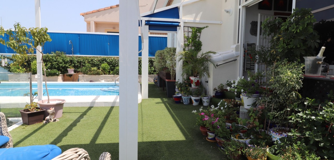 Herverkoop - Detached Villa -
Algorfa - Montebello