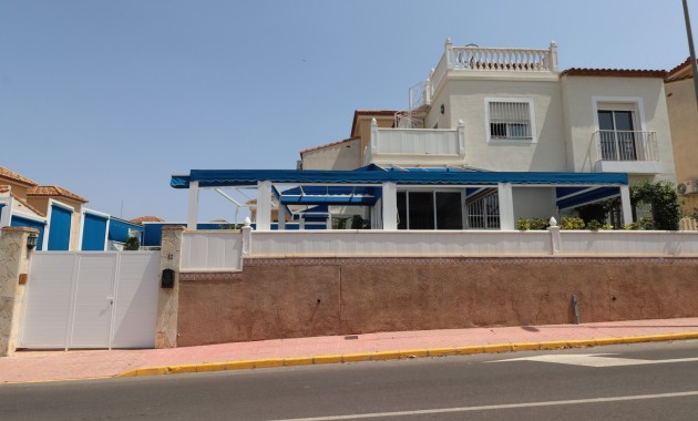 Herverkoop - Detached Villa -
Algorfa - Montebello