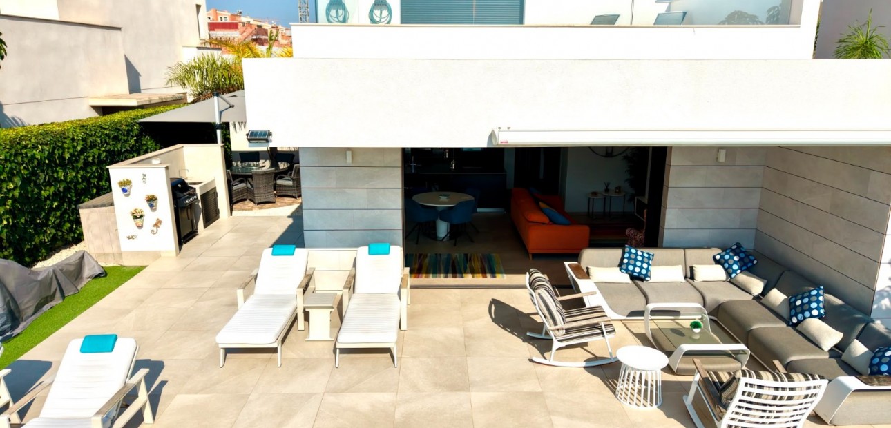 Venta - Detached Villa -
Los Montesinos - La Herrada