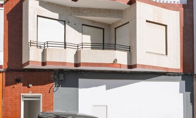 Herverkoop - Building -
Torrevieja - Centro