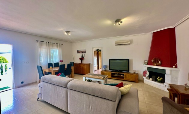 Venta - Country Property -
Catral