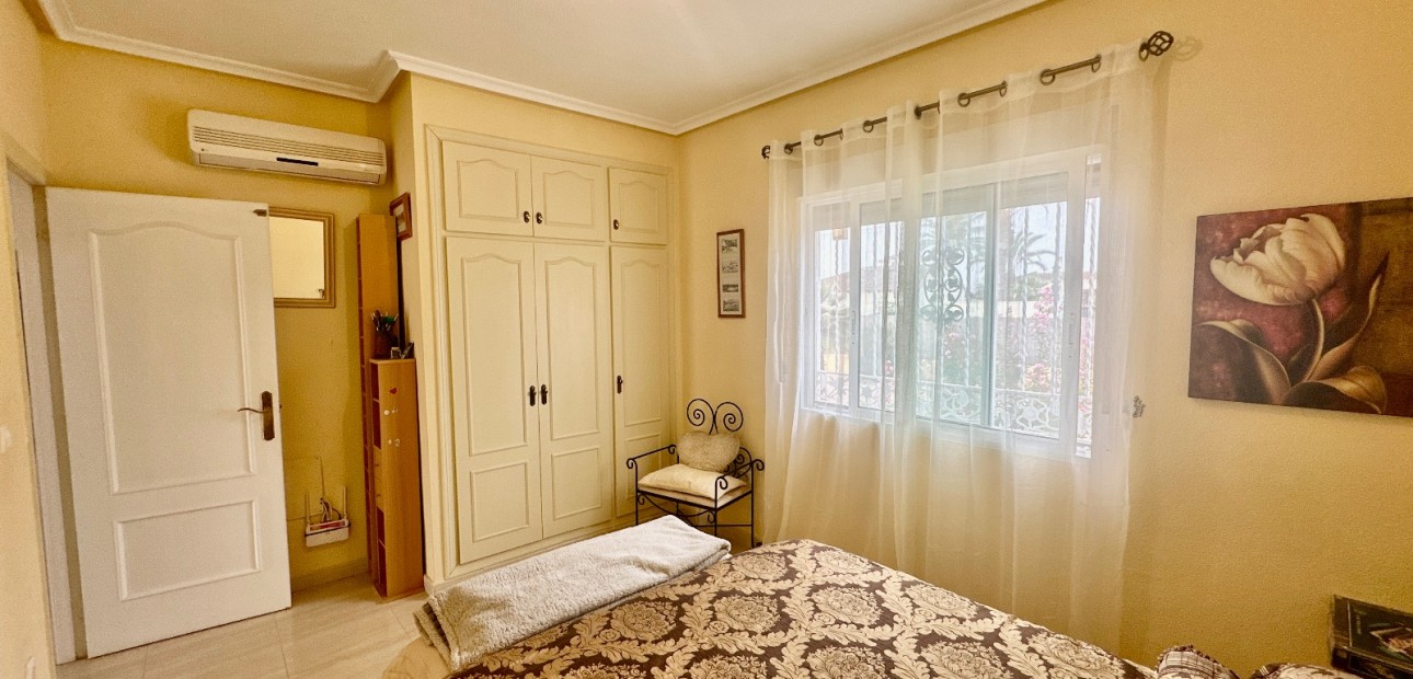 Venta - Country Property -
Catral