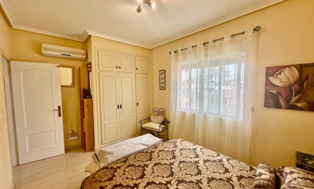 Venta - Country Property -
Catral