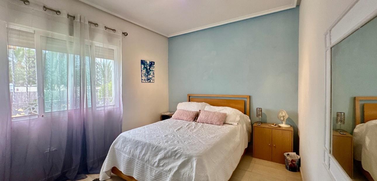 Venta - Country Property -
Catral