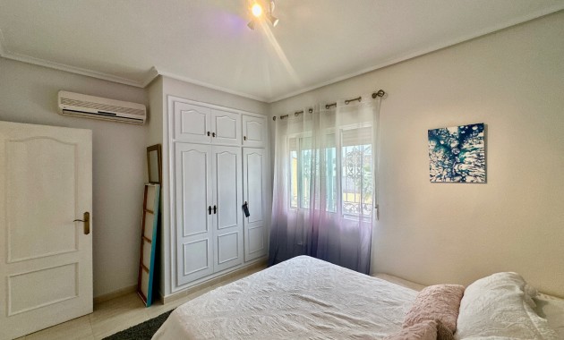 Venta - Country Property -
Catral