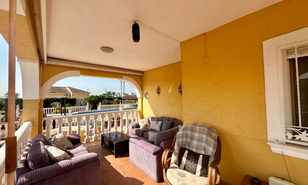 Venta - Country Property -
Catral