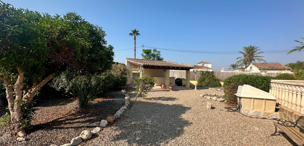 Venta - Country Property -
Catral
