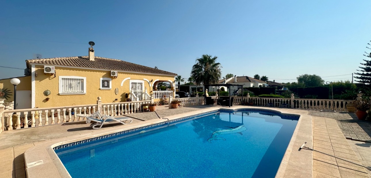 Venta - Country Property -
Catral