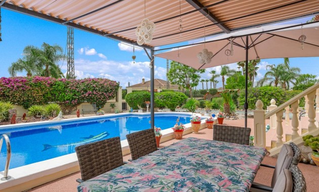 Venta - Villa -
Catral