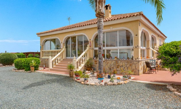 Venta - Villa -
Catral