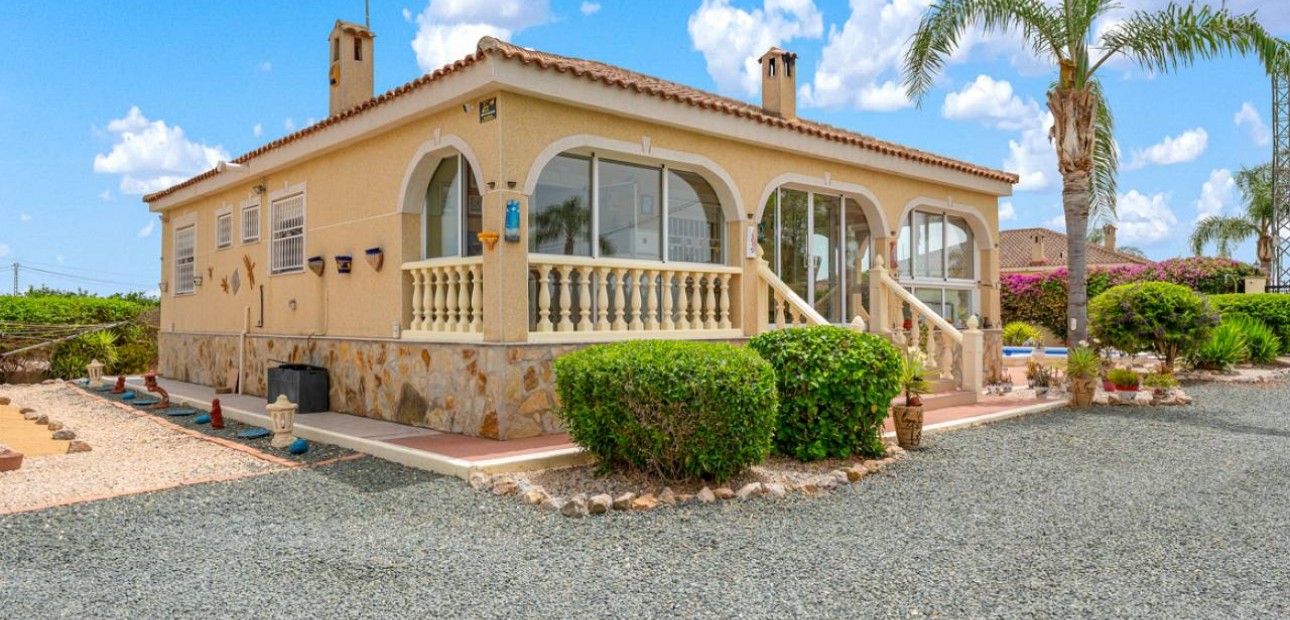 Venta - Villa -
Catral