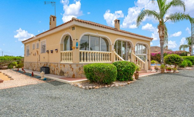 Venta - Villa -
Catral
