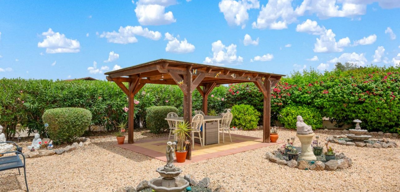 Venta - Villa -
Catral