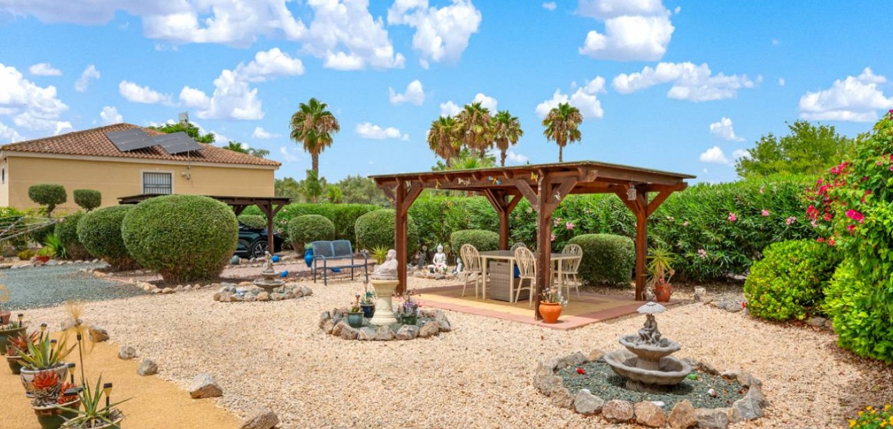 Venta - Villa -
Catral