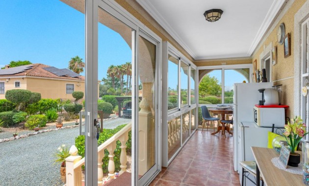 Venta - Villa -
Catral