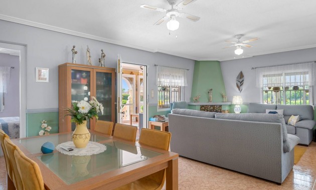 Venta - Villa -
Catral