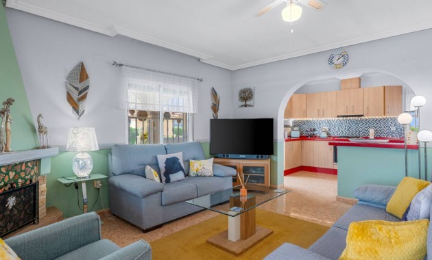 Venta - Villa -
Catral