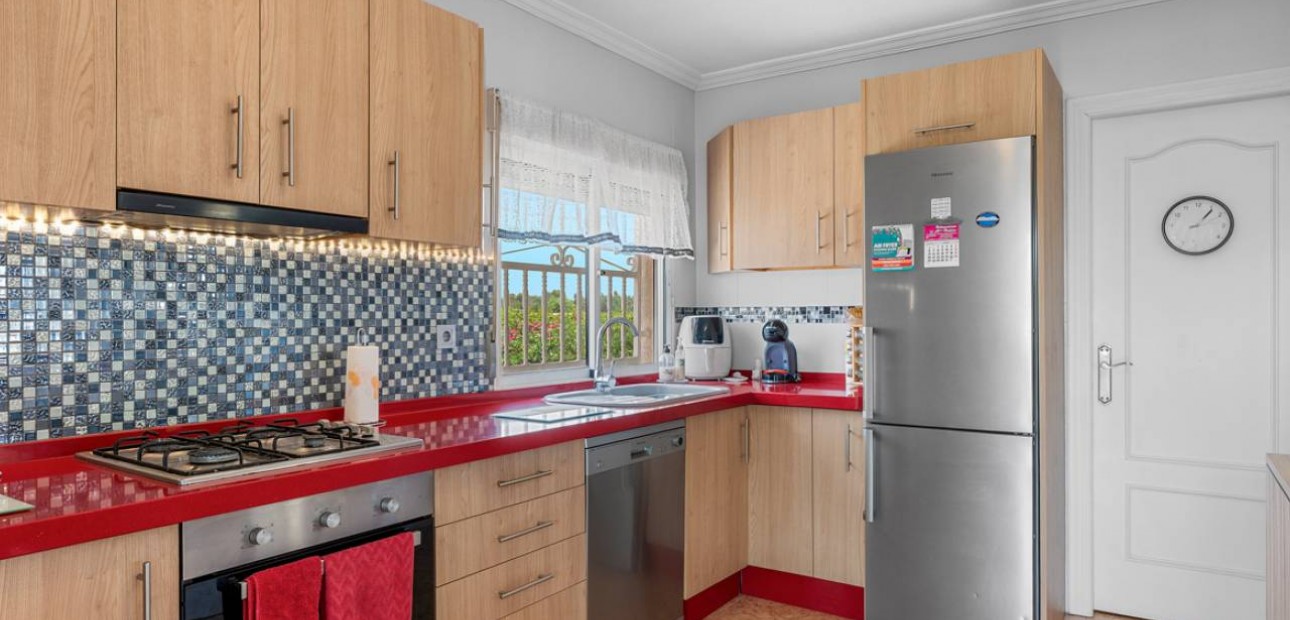 Venta - Villa -
Catral