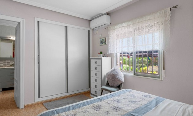 Venta - Villa -
Catral