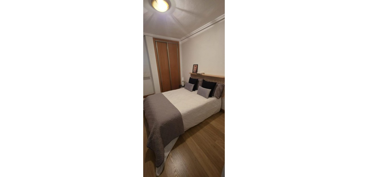 Herverkoop - Appartement / flat -
Torrevieja - Centro