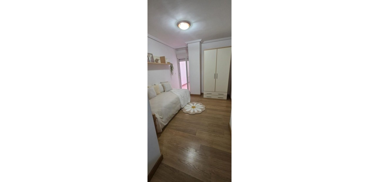 Herverkoop - Appartement / flat -
Torrevieja - Centro