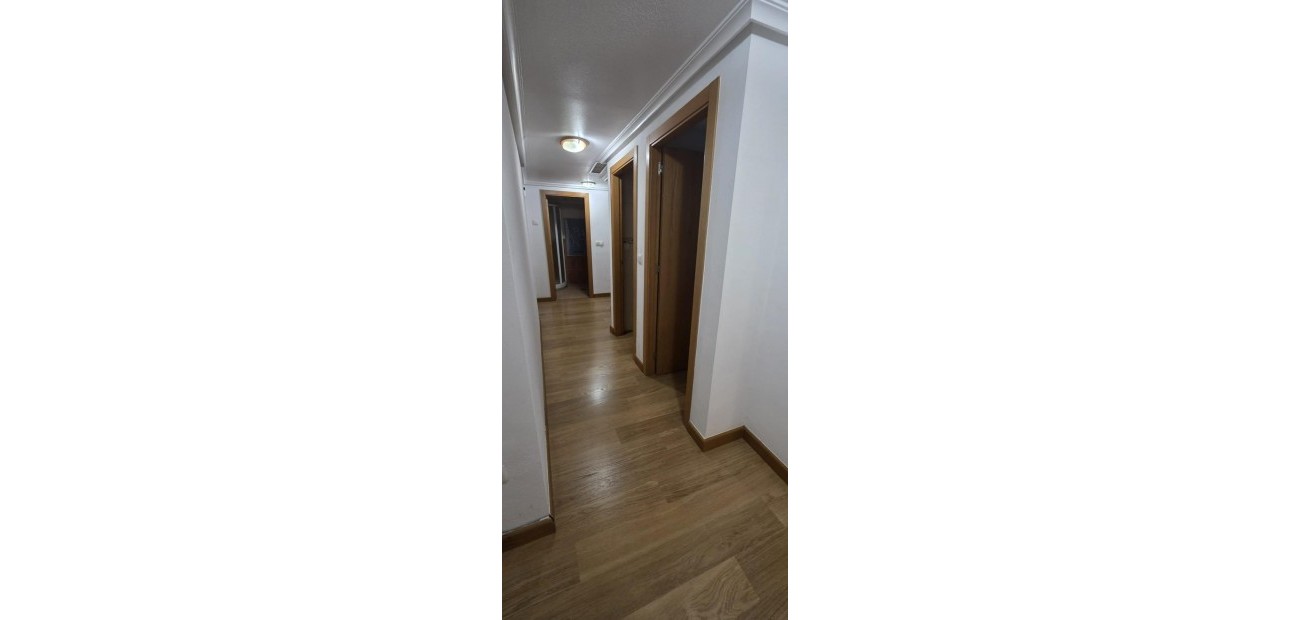 Herverkoop - Appartement / flat -
Torrevieja - Centro