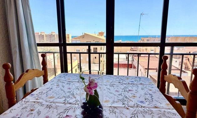 Herverkoop - Penthouse -
Torrevieja - Los Europeos