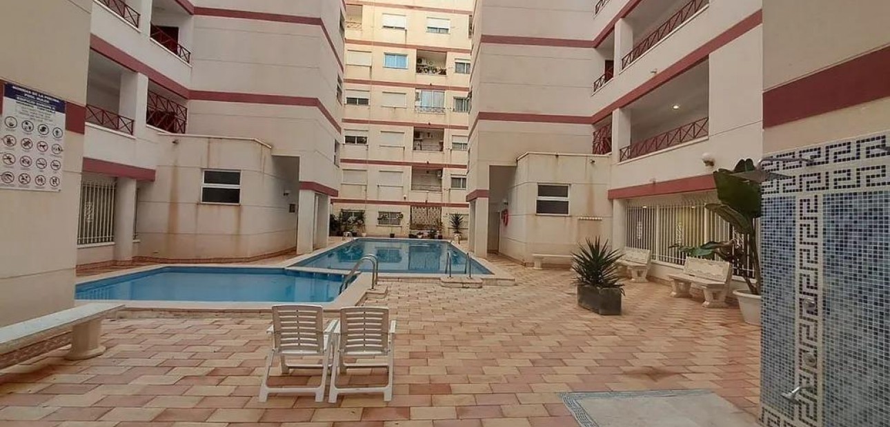 Sale - Apartment / flat -
Torrevieja - torrevieja