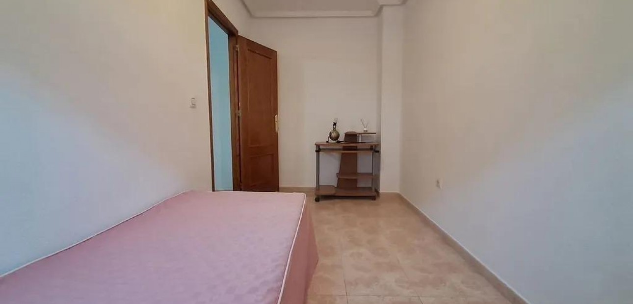 Sale - Apartment / flat -
Torrevieja - torrevieja