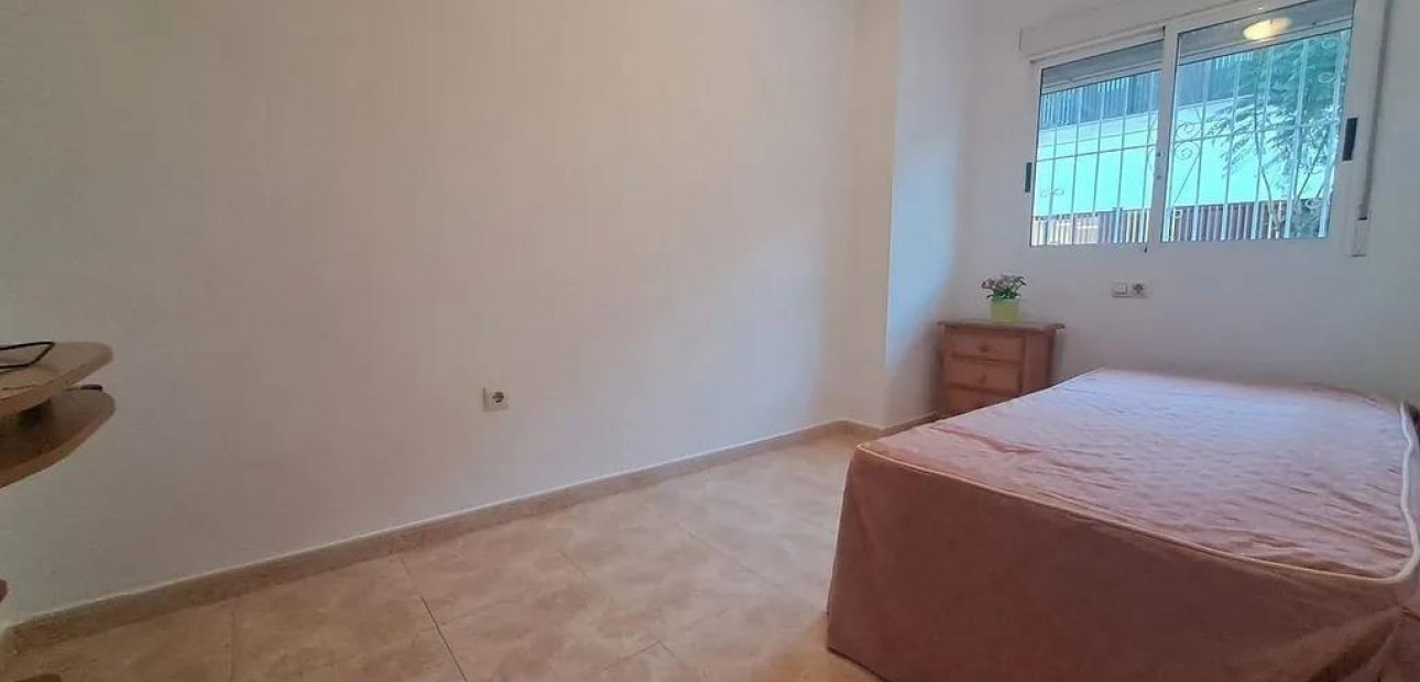 Sale - Apartment / flat -
Torrevieja - torrevieja