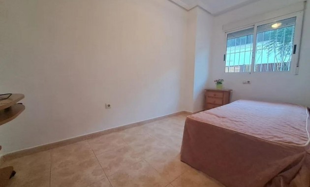 Sale - Apartment / flat -
Torrevieja - torrevieja