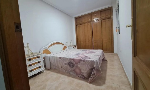 Sale - Apartment / flat -
Torrevieja - torrevieja