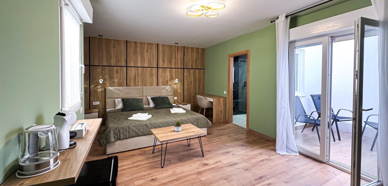 Herverkoop - Hotel -
Torrevieja - torrevieja