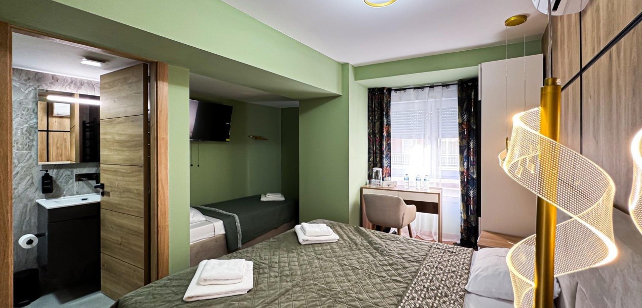 Herverkoop - Hotel -
Torrevieja - torrevieja