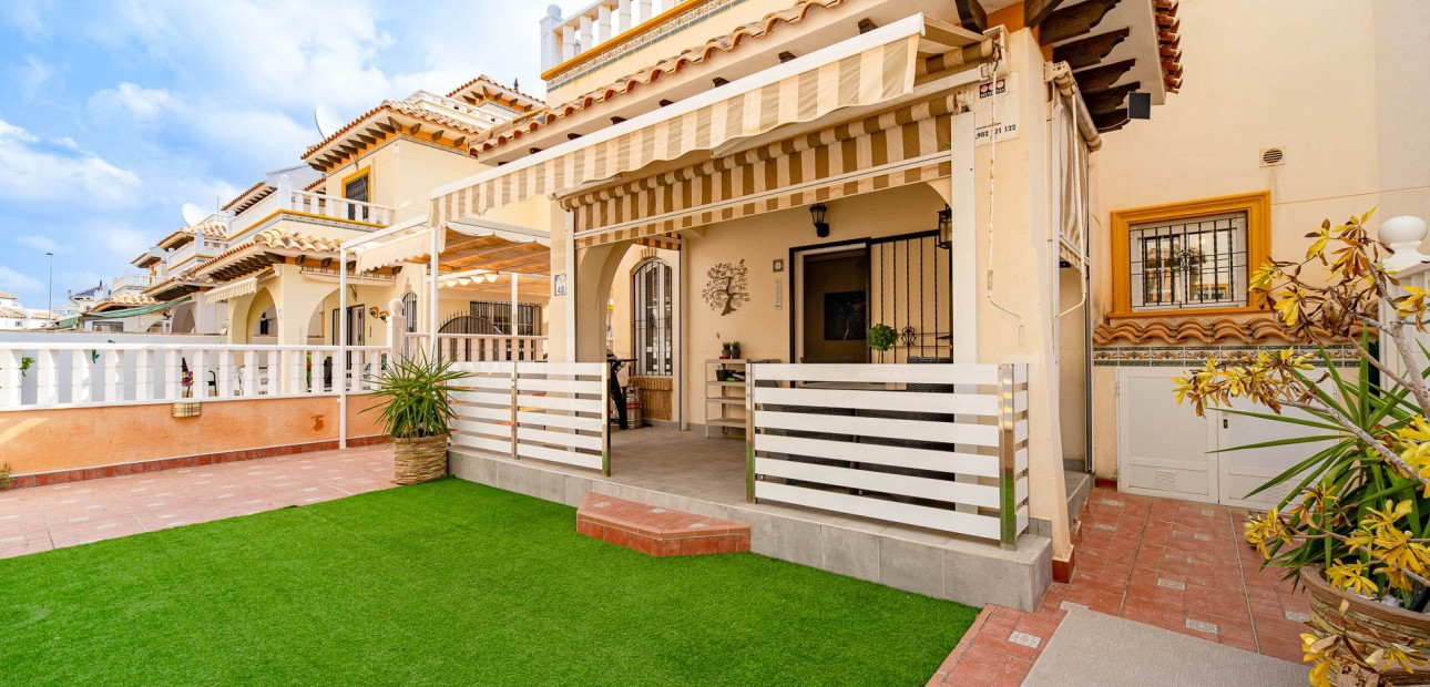 Herverkoop - Quad Villa -
Orihuela Costa - Lomas de Cabo Roig