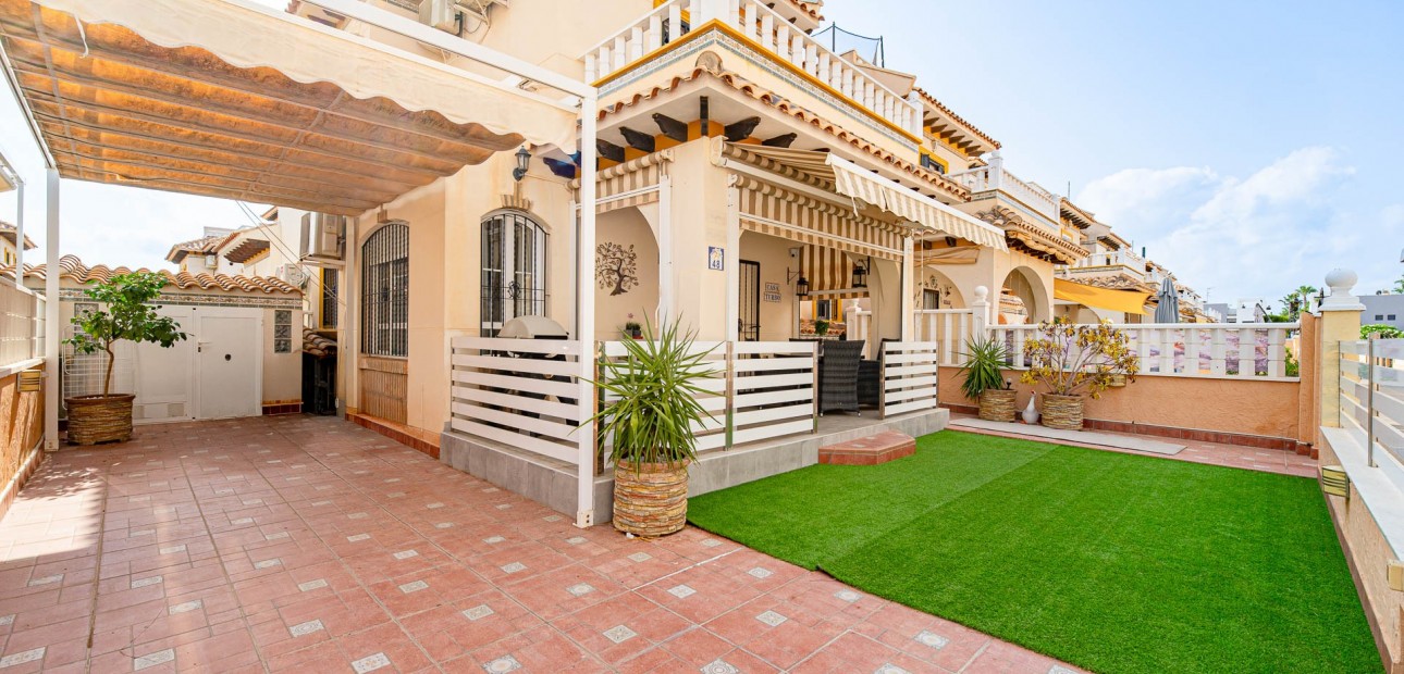 Herverkoop - Quad Villa -
Orihuela Costa - Lomas de Cabo Roig