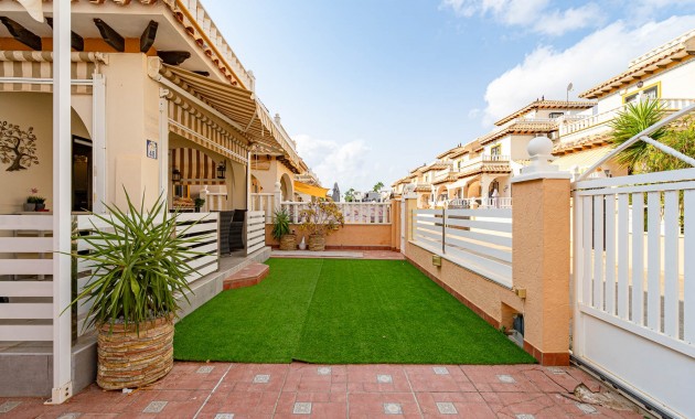 Herverkoop - Quad Villa -
Orihuela Costa - Lomas de Cabo Roig