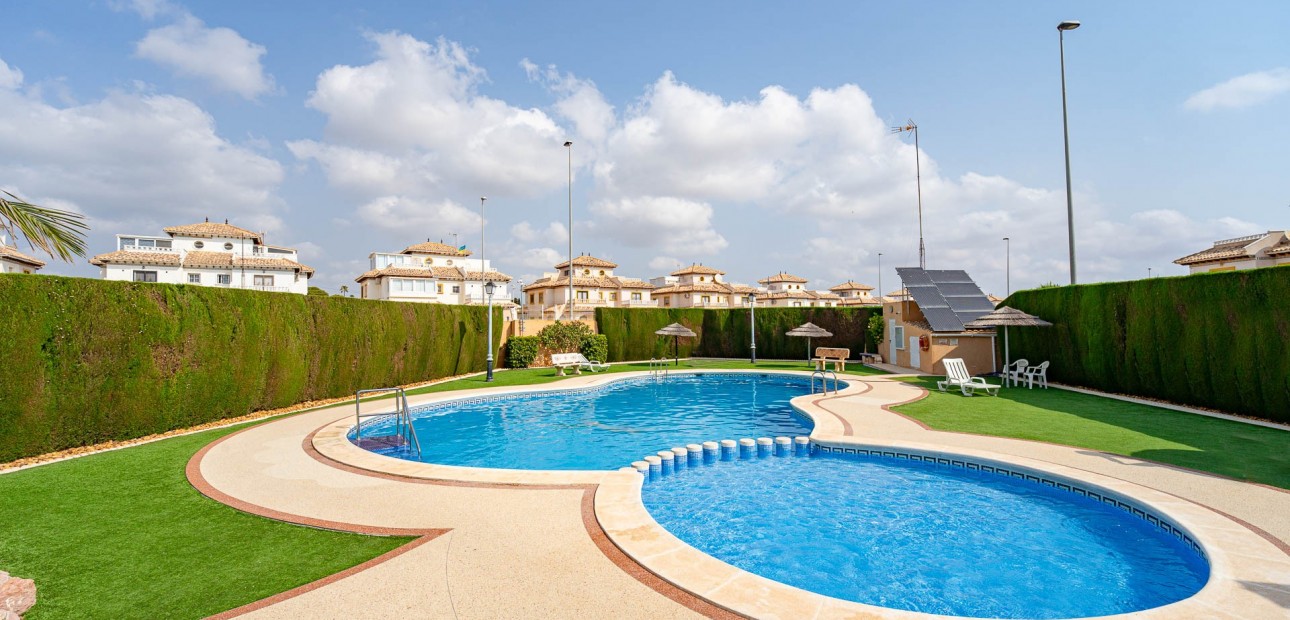 Herverkoop - Quad Villa -
Orihuela Costa - Lomas de Cabo Roig