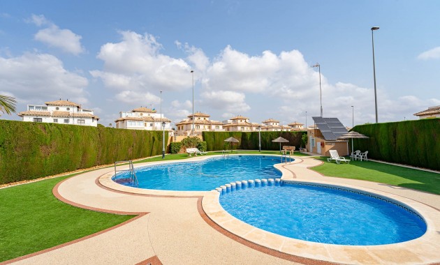 Herverkoop - Quad Villa -
Orihuela Costa - Lomas de Cabo Roig