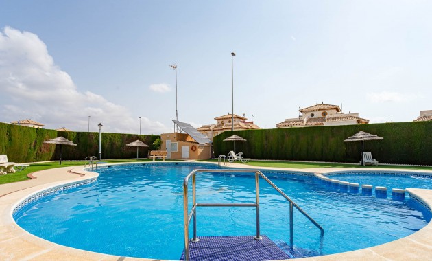 Herverkoop - Quad Villa -
Orihuela Costa - Lomas de Cabo Roig