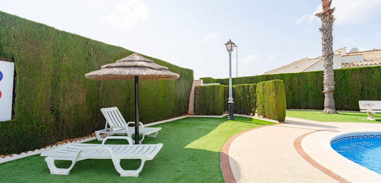 Herverkoop - Quad Villa -
Orihuela Costa - Lomas de Cabo Roig