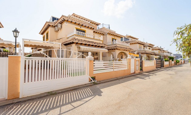 Herverkoop - Quad Villa -
Orihuela Costa - Lomas de Cabo Roig