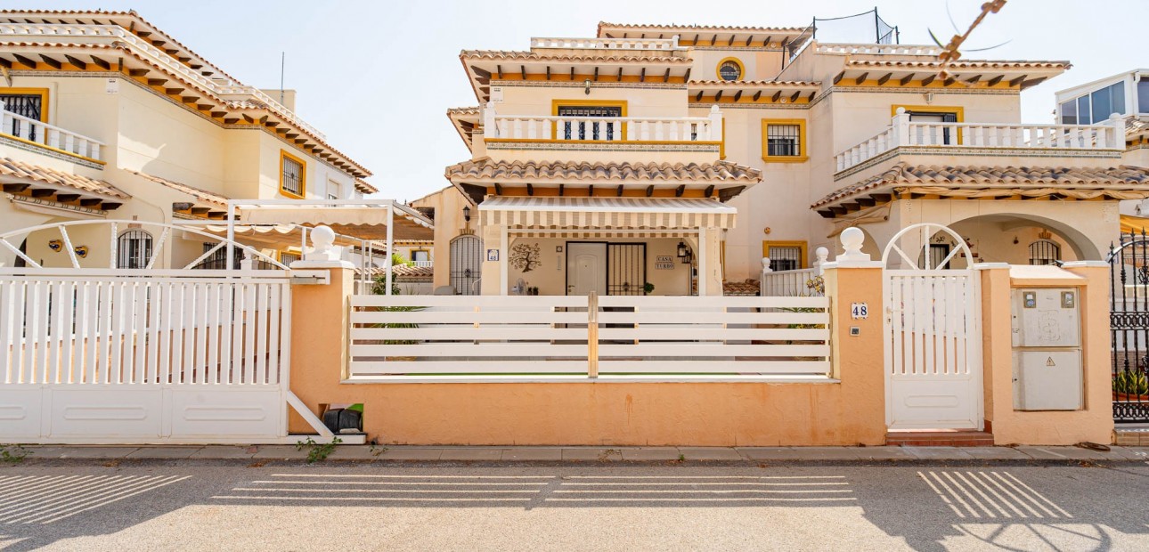 Herverkoop - Quad Villa -
Orihuela Costa - Lomas de Cabo Roig