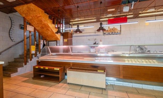 Herverkoop - Commercial Unit -
Torrevieja - Paseo maritimo