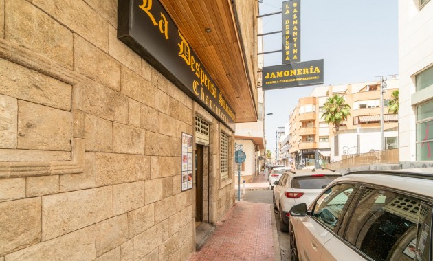 Herverkoop - Commercial Unit -
Torrevieja - Paseo maritimo