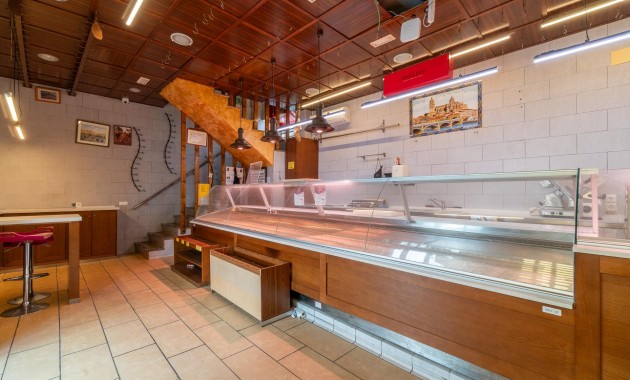 Herverkoop - Commercial Unit -
Torrevieja - Paseo maritimo