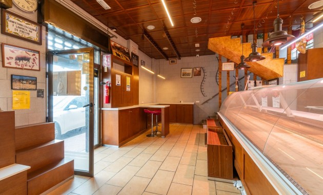 Herverkoop - Commercial Unit -
Torrevieja - Paseo maritimo