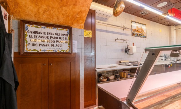 Herverkoop - Commercial Unit -
Torrevieja - Paseo maritimo