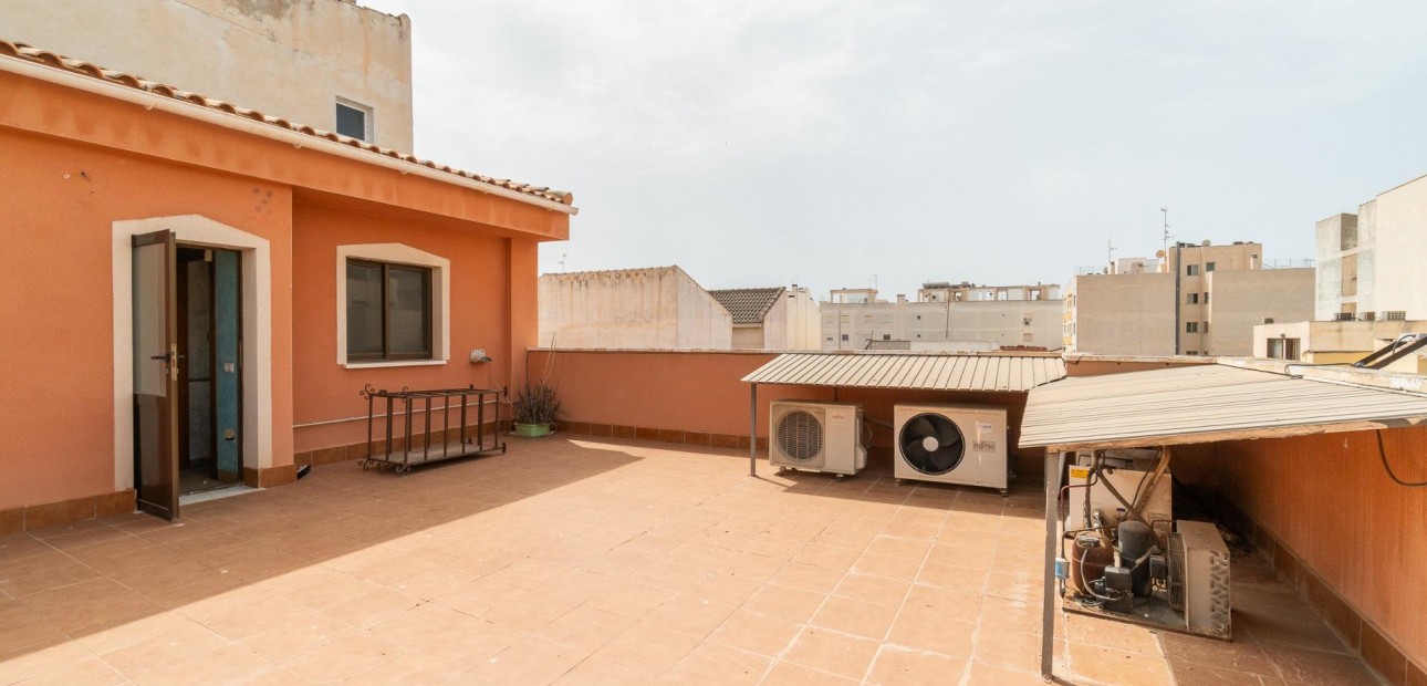 Herverkoop - Commercial Unit -
Torrevieja - Paseo maritimo